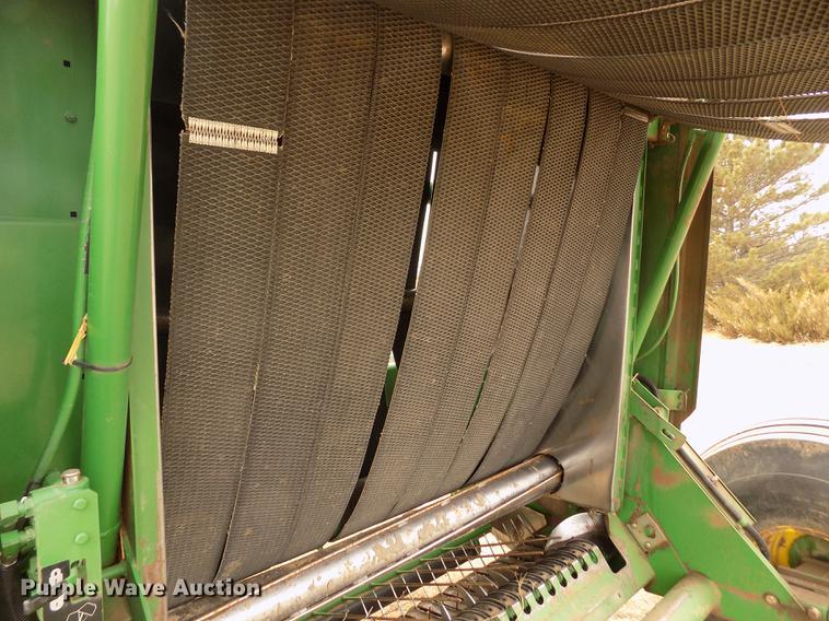 image for item FA9516 2009 John Deere 568 Mega Wide Plus round baler