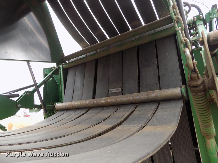 image for item FA9516 2009 John Deere 568 Mega Wide Plus round baler