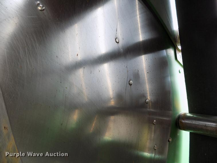 image for item FA9516 2009 John Deere 568 Mega Wide Plus round baler