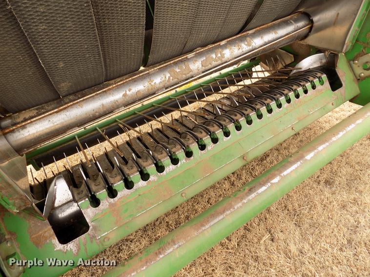 image for item FA9516 2009 John Deere 568 Mega Wide Plus round baler