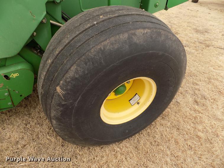 image for item FA9516 2009 John Deere 568 Mega Wide Plus round baler