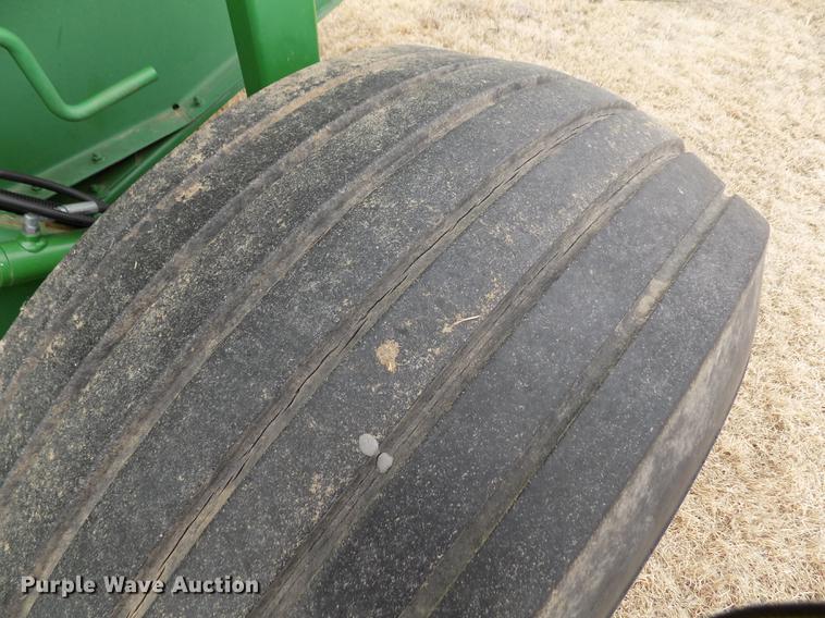 image for item FA9516 2009 John Deere 568 Mega Wide Plus round baler