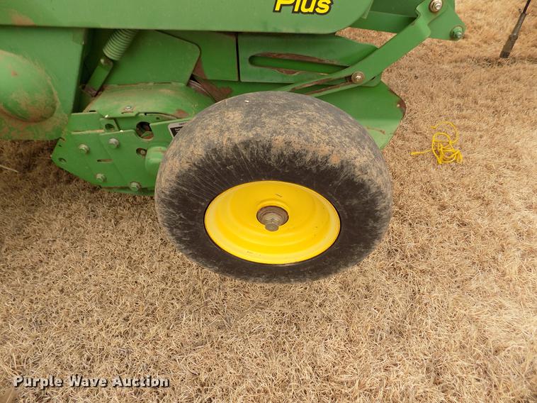 image for item FA9516 2009 John Deere 568 Mega Wide Plus round baler