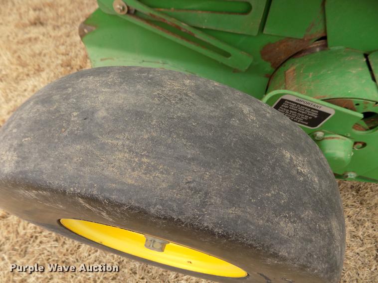 image for item FA9516 2009 John Deere 568 Mega Wide Plus round baler