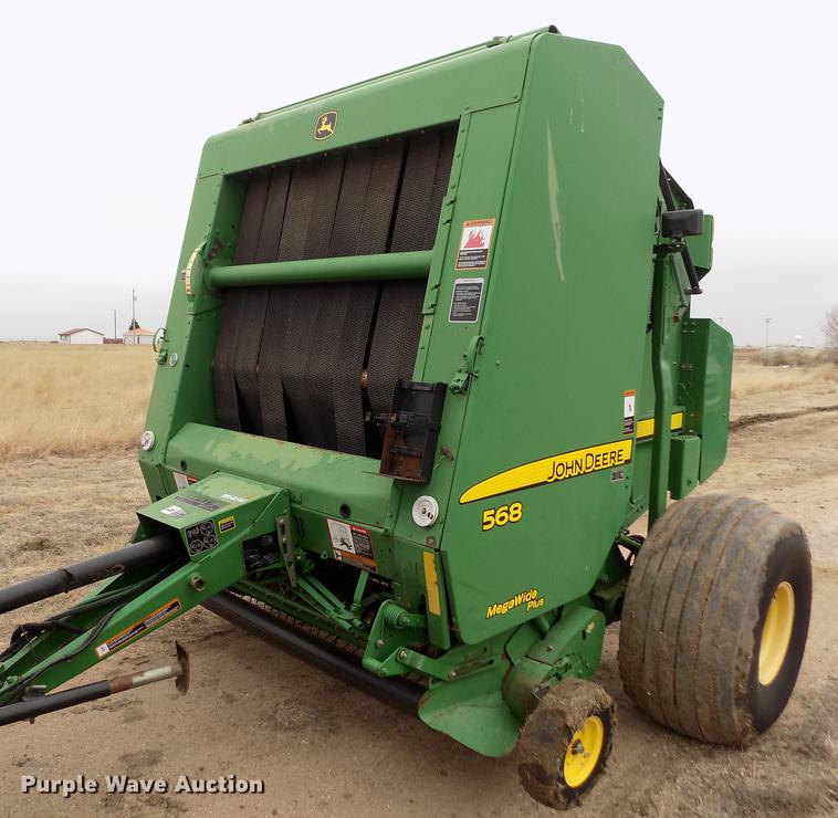 image for item FA9517 2007 John Deere 568 Mega Wide Plus round baler