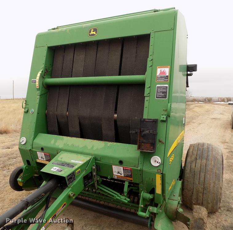 image for item FA9517 2007 John Deere 568 Mega Wide Plus round baler