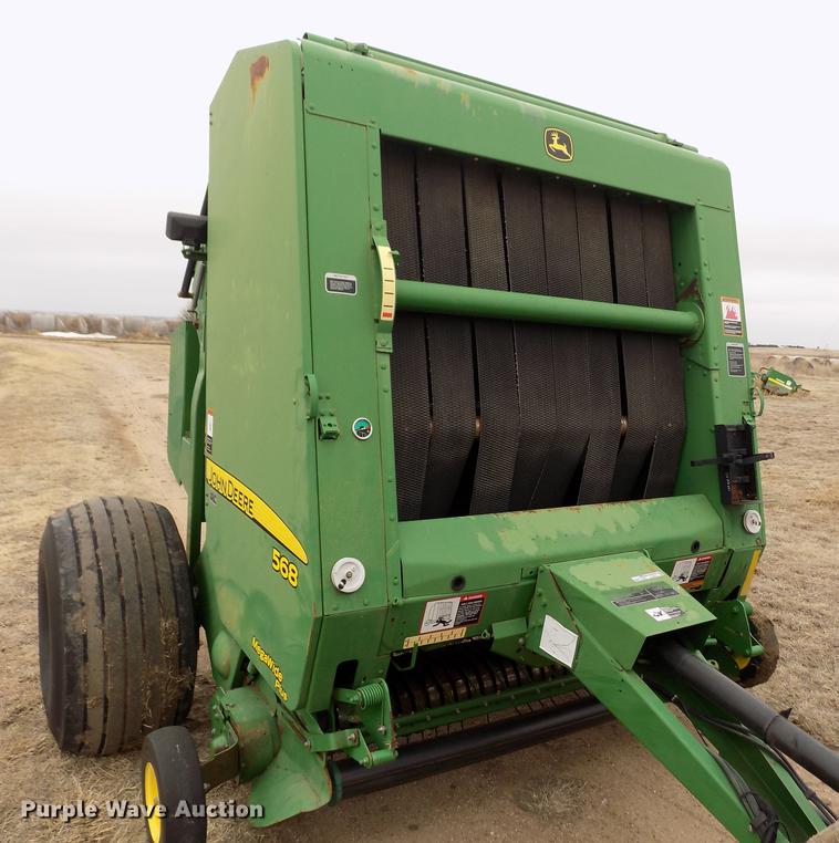 image for item FA9517 2007 John Deere 568 Mega Wide Plus round baler