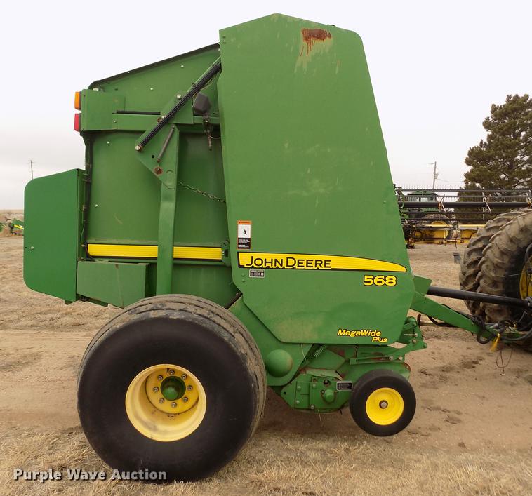 image for item FA9517 2007 John Deere 568 Mega Wide Plus round baler