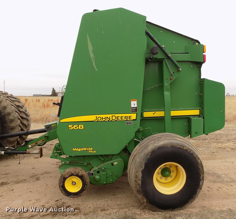 image for item FA9517 2007 John Deere 568 Mega Wide Plus round baler