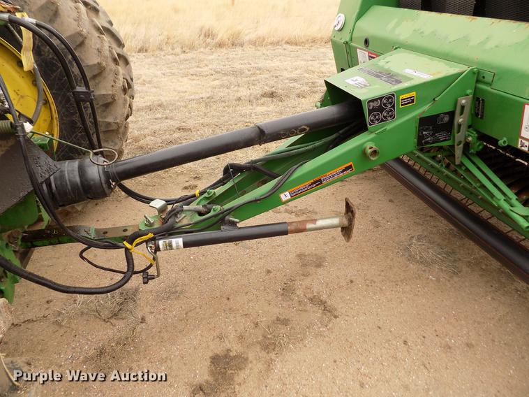 image for item FA9517 2007 John Deere 568 Mega Wide Plus round baler