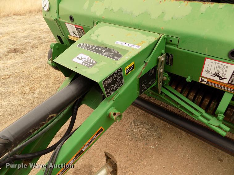 image for item FA9517 2007 John Deere 568 Mega Wide Plus round baler