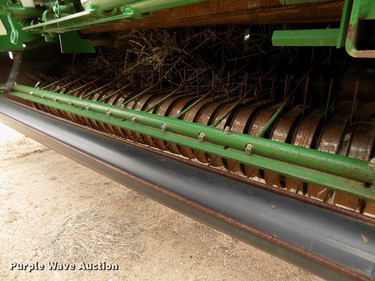 image for item FA9517 2007 John Deere 568 Mega Wide Plus round baler