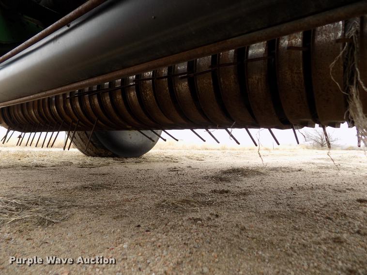 image for item FA9517 2007 John Deere 568 Mega Wide Plus round baler