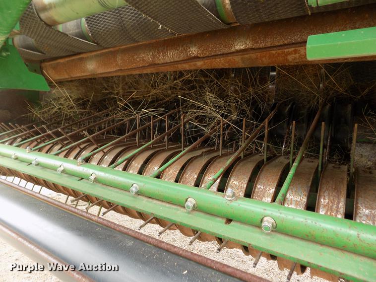 image for item FA9517 2007 John Deere 568 Mega Wide Plus round baler