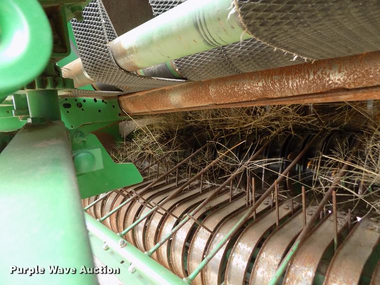 image for item FA9517 2007 John Deere 568 Mega Wide Plus round baler