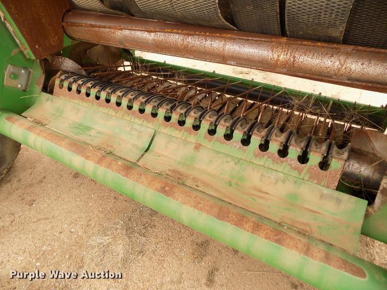 image for item FA9517 2007 John Deere 568 Mega Wide Plus round baler