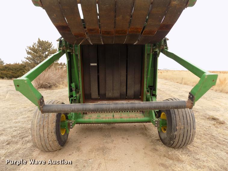image for item FA9517 2007 John Deere 568 Mega Wide Plus round baler