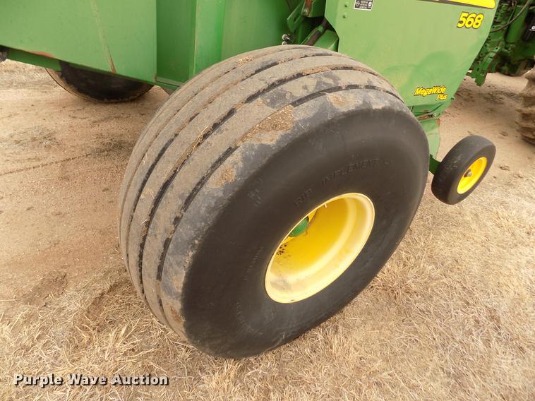 image for item FA9517 2007 John Deere 568 Mega Wide Plus round baler