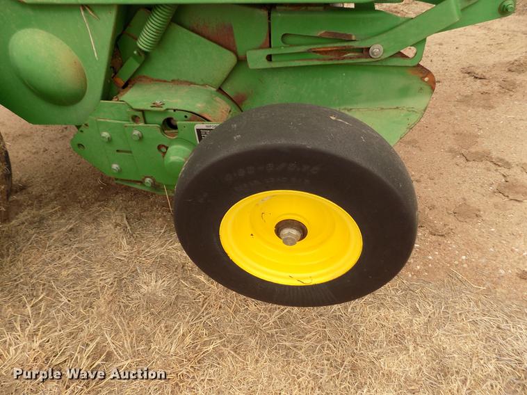 image for item FA9517 2007 John Deere 568 Mega Wide Plus round baler