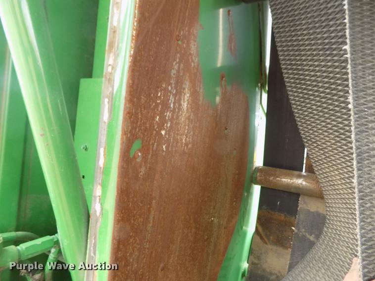 image for item FA9517 2007 John Deere 568 Mega Wide Plus round baler