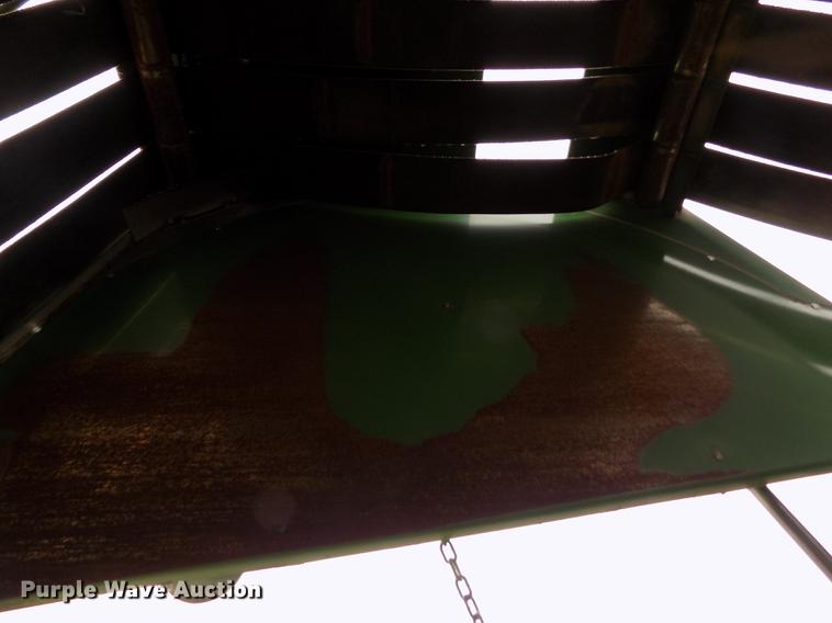 image for item FA9517 2007 John Deere 568 Mega Wide Plus round baler