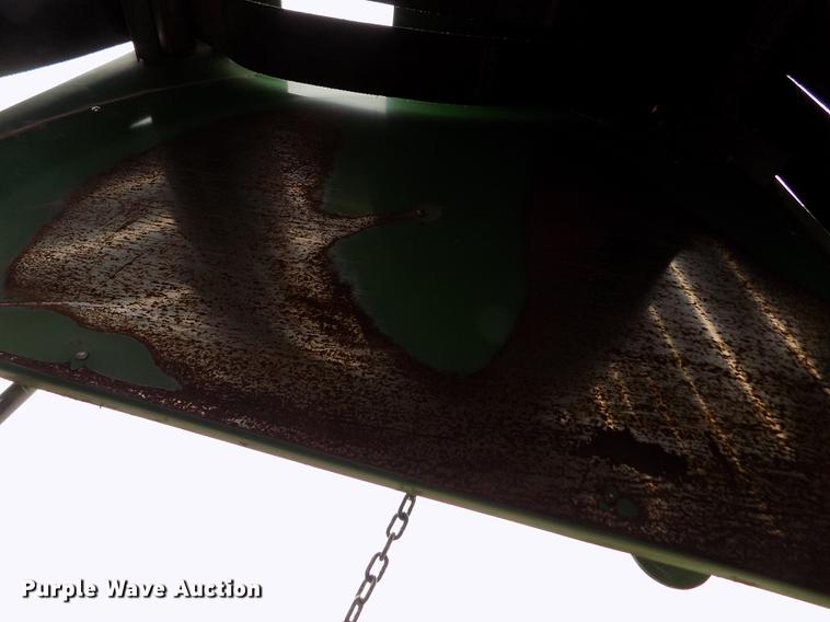 image for item FA9517 2007 John Deere 568 Mega Wide Plus round baler