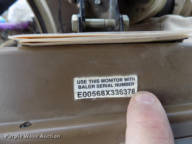 image for item FA9517 2007 John Deere 568 Mega Wide Plus round baler