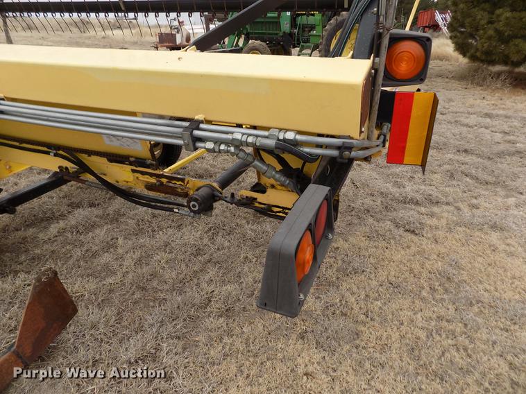 image for item FA9518 2003 Honey Bee ST25 rigid draper head