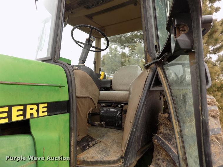 image for item FA9520 1989 John Deere 4755 tractor