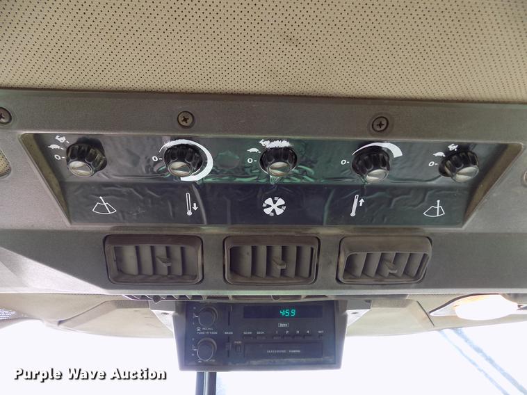 image for item FA9520 1989 John Deere 4755 tractor