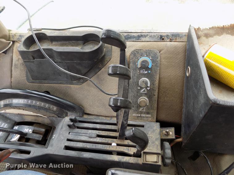 image for item FA9520 1989 John Deere 4755 tractor