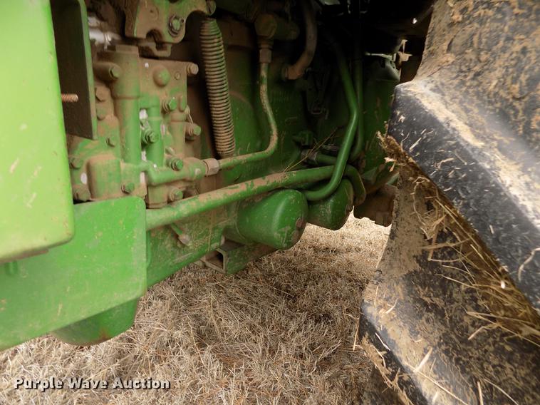 image for item FA9520 1989 John Deere 4755 tractor