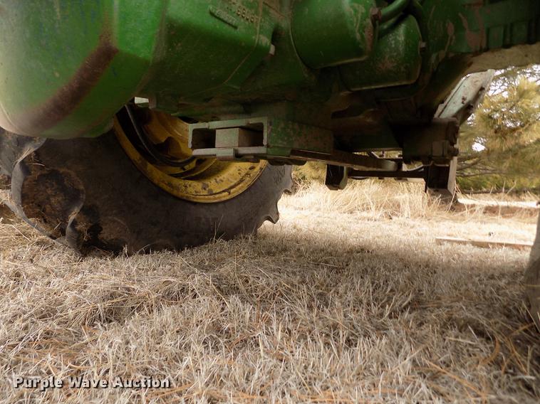 image for item FA9520 1989 John Deere 4755 tractor