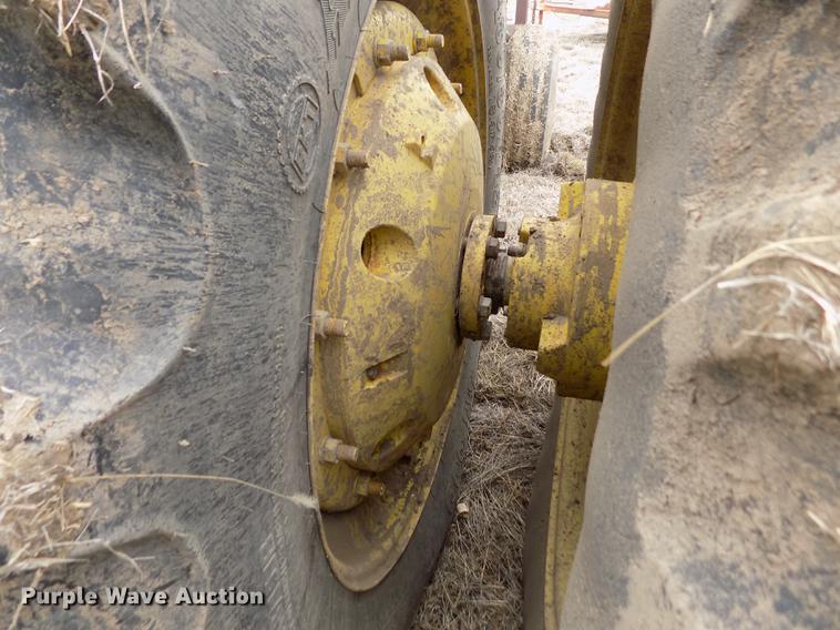 image for item FA9520 1989 John Deere 4755 tractor