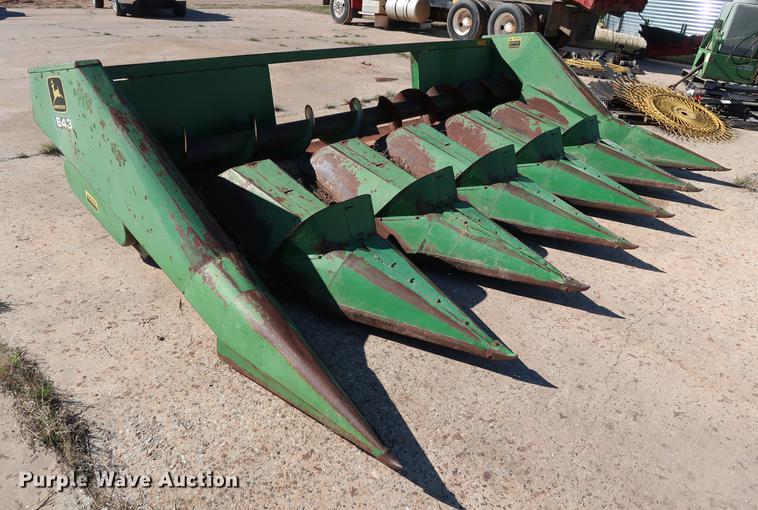 image for item FE9599 (2) John Deere 643 corn heads
