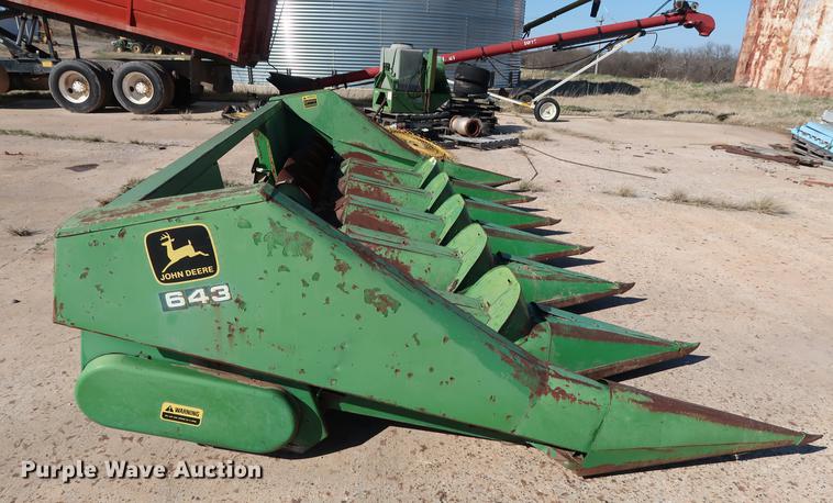 image for item FE9599 (2) John Deere 643 corn heads