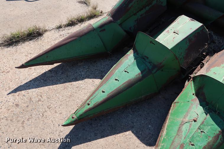 image for item FE9599 (2) John Deere 643 corn heads