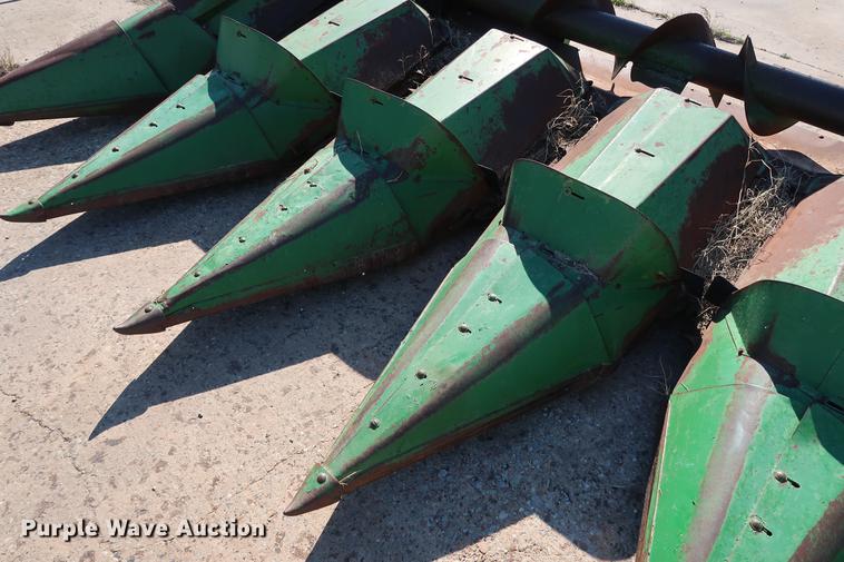 image for item FE9599 (2) John Deere 643 corn heads