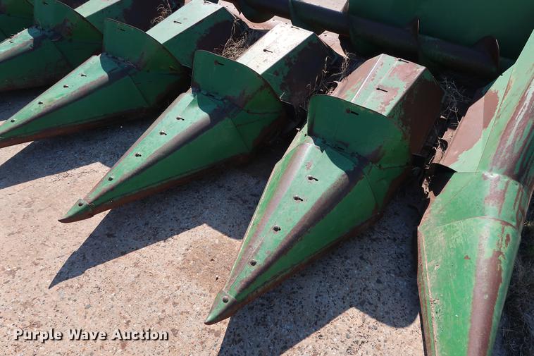 image for item FE9599 (2) John Deere 643 corn heads