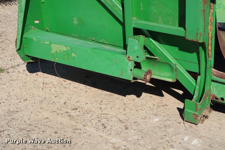 image for item FE9599 (2) John Deere 643 corn heads