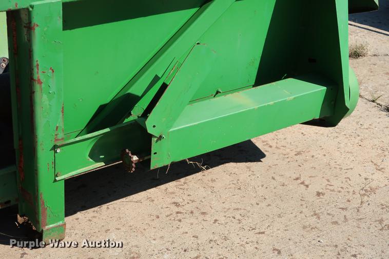 image for item FE9599 (2) John Deere 643 corn heads