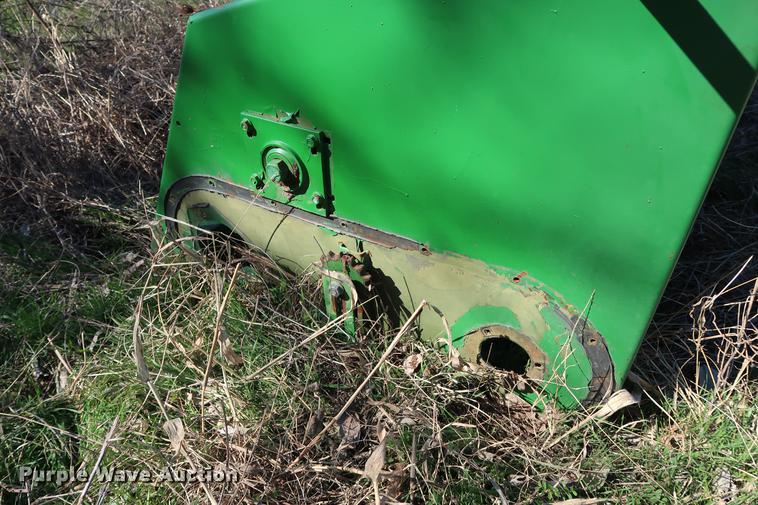 image for item FE9599 (2) John Deere 643 corn heads