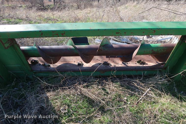 image for item FE9599 (2) John Deere 643 corn heads