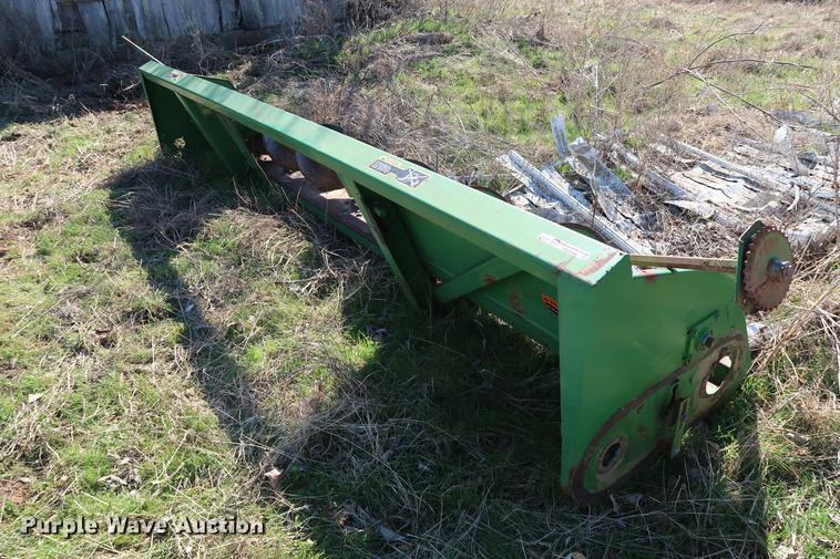 image for item FE9599 (2) John Deere 643 corn heads