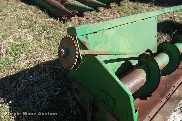 image for item FE9599 (2) John Deere 643 corn heads