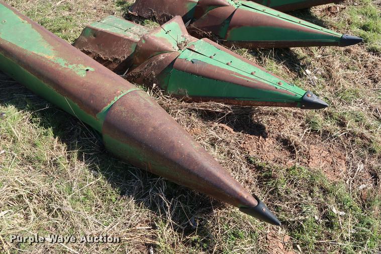 image for item FE9599 (2) John Deere 643 corn heads