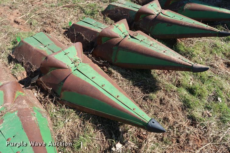image for item FE9599 (2) John Deere 643 corn heads