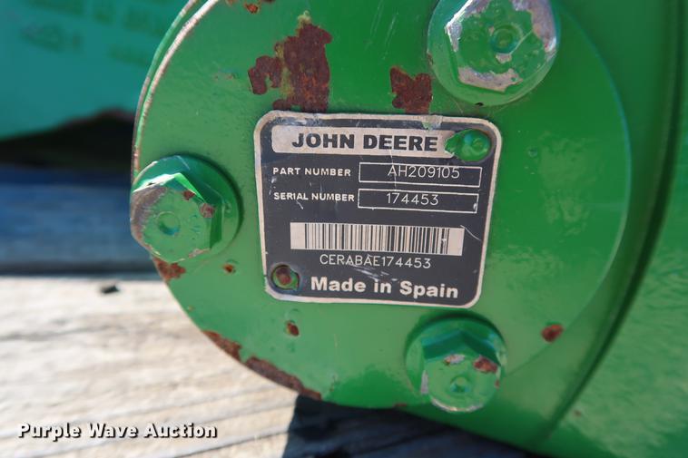 image for item FE9601 (3) John Deere 28L-26 wheels and spindle