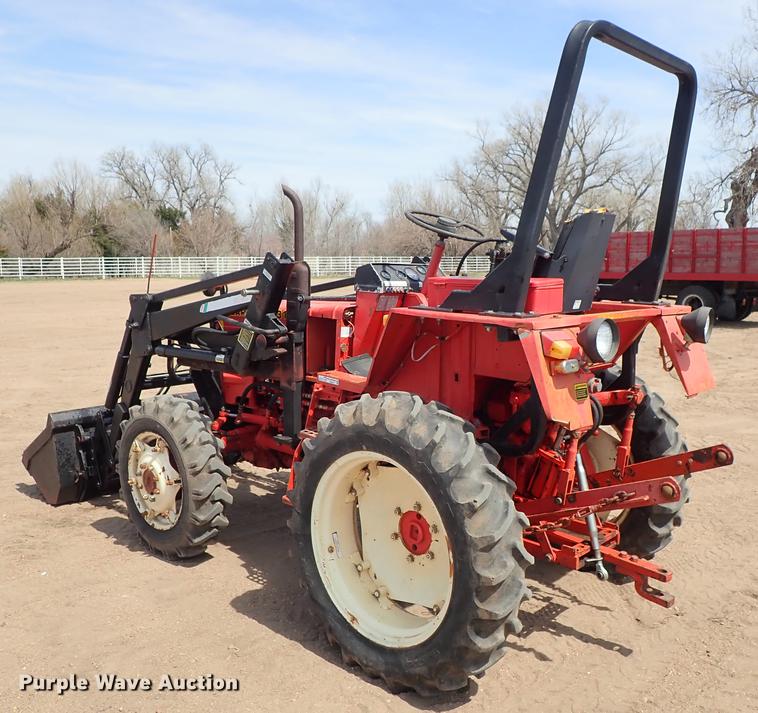 image for item FN9817 Belarus 310 MFWD tractor