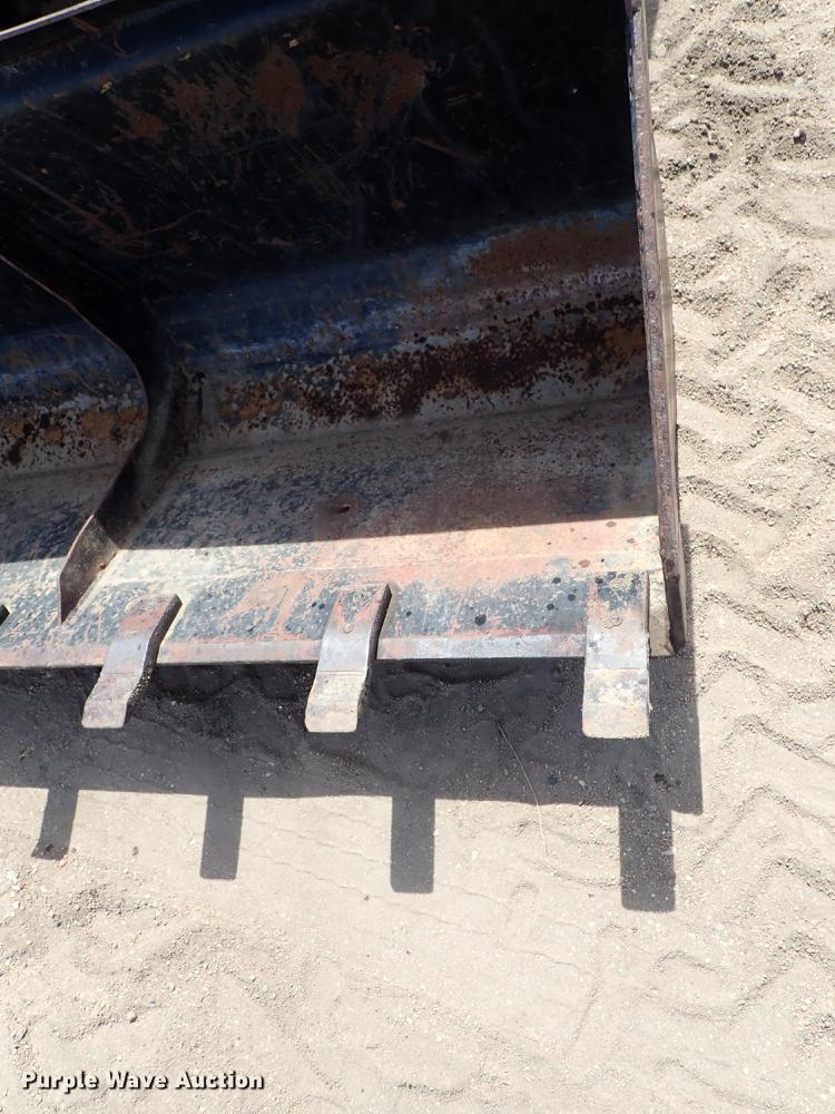 image for item FN9817 Belarus 310 MFWD tractor